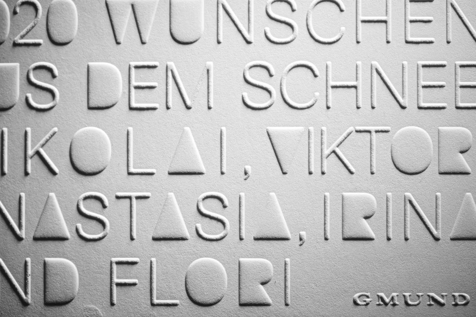 Druckwalze und Farbauftrag in einer traditionellen Werkstatt